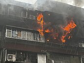 北市南機場國宅火警一死兩傷　救出12人、疏散40人