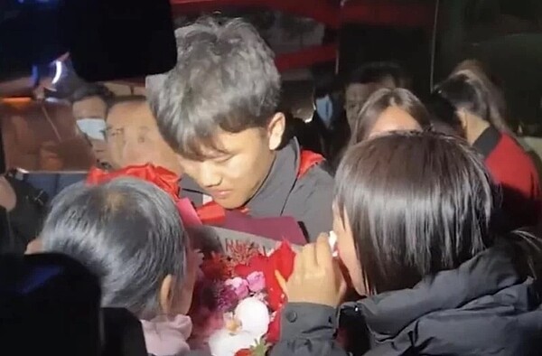 解清帥與家人相認。圖/取材自南方都市報