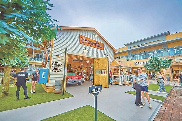 華泰名品城有東南亞觀光客貢獻下，全年業績將挑戰120億元新高、年增16％。圖／業者提供