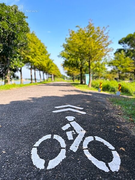 河岸秘境咖啡03