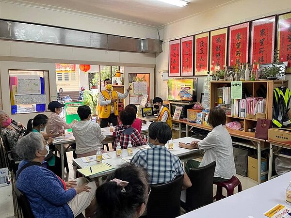大道里陽台補登講座。 （圖／信義區樂生活Ｘ有你有我）