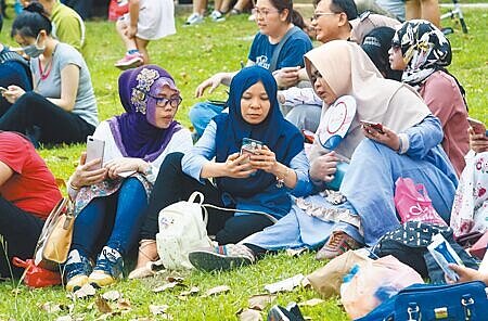 移工團體昨日「總體檢」勞動部移工直聘中心,發現直聘中心只剩下「代收勞動部文件」的功能。(本報資料照片)