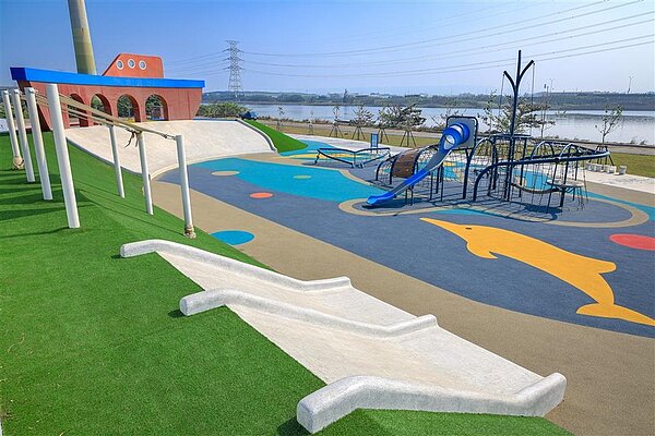 彰化縣西濱慶安水道水岸遊憩公園即將啟用,命名活動由「嬉濱海豚公園」以最高票勝出。圖/彰化縣政府提供