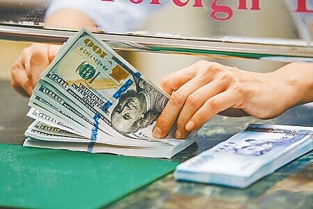 外資認錯,猛烈回頭。金管會5日公布,外資11月淨匯入112.57億美元(約合新台幣3,519億元)。圖∕本報資料照片