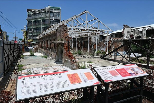 苑裡鎮公有零售市場。圖／中國時報記者李京昇攝