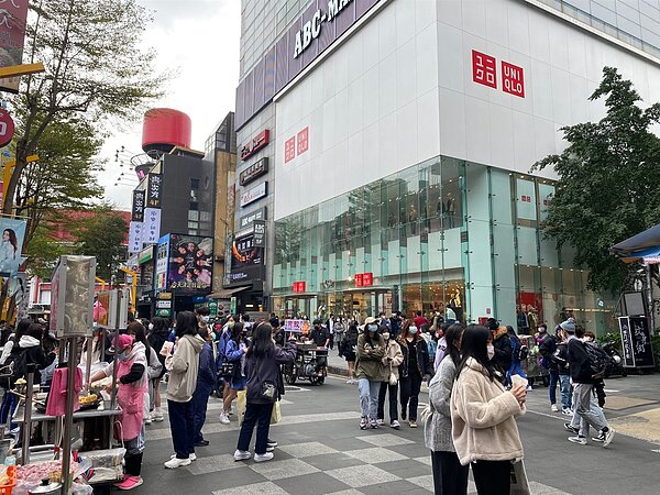 永慶房屋統計2023年捷運站周邊店面租金,西門站店面平均單坪租金逾6000元居冠。圖/永慶房產集團提供