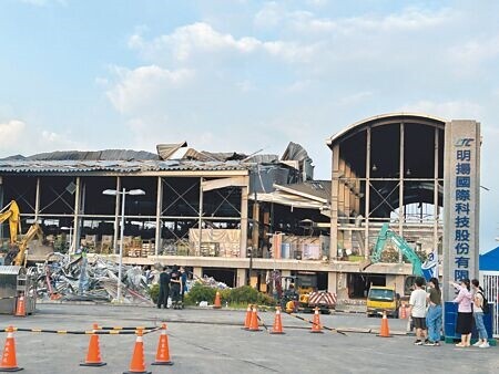 
9月22日明揚大火造成10死百餘傷，董事長劉安承諾照顧員工生計，但網友爆料明揚大量解僱員工還不發年終。（本報資料照片）
