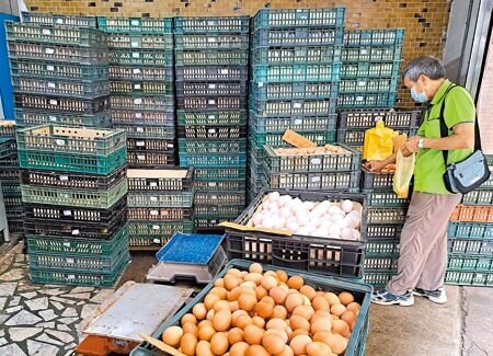 台中市下周一解除液蛋禁令，但要求需使用12月製造的液蛋；台北市、新北市、基隆市、桃園市也同步宣布即日起有條件開放。（本報資料照片）