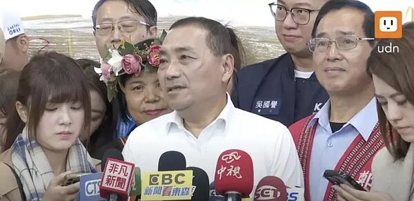 民進黨總統參選人賴清德談及老家違建一事哽咽,國民黨總統參選人侯友宜今早受訪時,喊話「賴清德,不用哽咽啦!」圖/取自udn YouTube直播