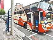 桃園亞通客運代駛710　無低底盤、拋錨惹怨