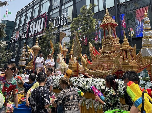 有民眾到台國旅遊出車禍,在送醫過程身亡。示意圖,非新聞當事者。圖/讀者提供