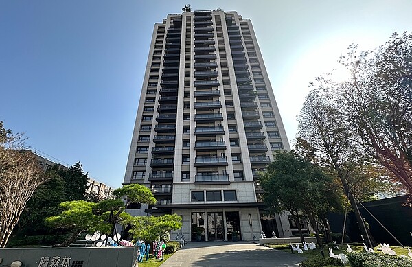 想買的人多!加價也沒關係?台中「超狂社區」轉手增值竟達8成 台中「超狂社區」屋齡4年左右,住家格局、公設規劃都用心,今年7月11樓最新一筆實登刷新社區新高價,房產增值達85%。圖/好房網News記者林和謙/攝