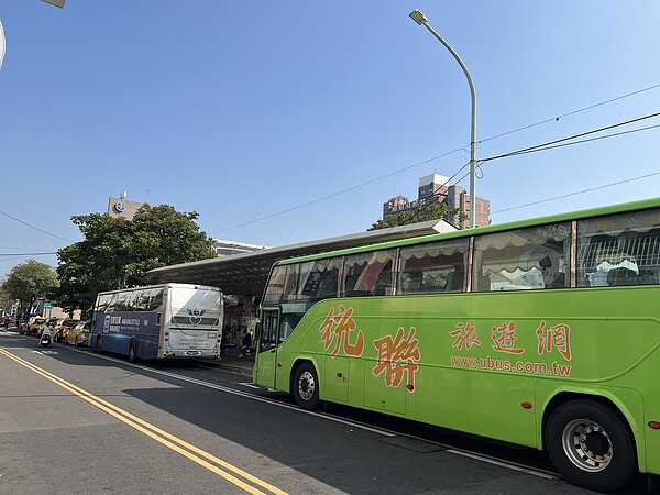 雲林縣斗六火車站後站機車違停、交通紊亂，附近店家、居民都飽受其苦，縣府規畫客運轉運站，並將提供機車停車空間。記者陳雅玲／攝影 