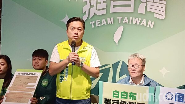 針對「楊桃集貨場」農業設施加蓋違建,當成農舍居住,民進黨宜蘭立委候選人陳俊宇今天再度道歉,坦承「做了不好的示範」。記者戴永華/攝影