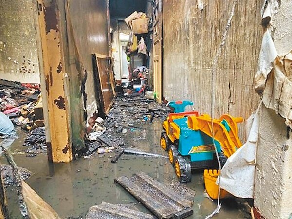 雲林縣斗南鎮杜姓男子因與家人口角，竟在住處內縱火，導致杜父等3人喪生火海，雲林地檢署13日依殺害直系血親尊親屬、故意對兒童犯殺人既遂等8罪嫌提起公訴。圖／雲林地檢署提供
