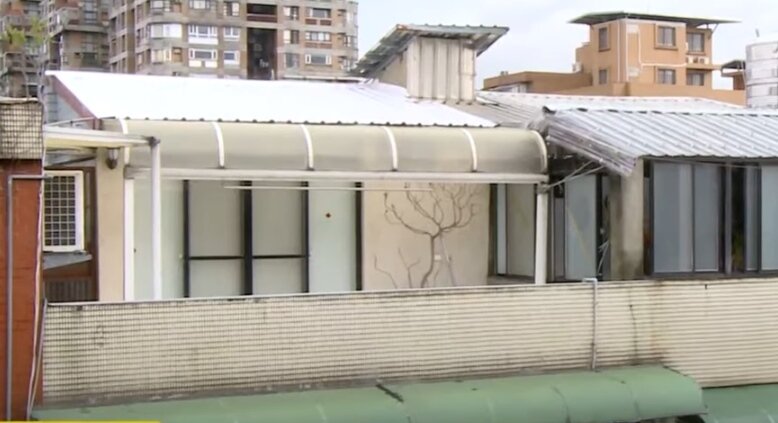 ▼頂樓加蓋既存違建,未裝設住警器者,將優先查報處理。(示意圖/東森新聞)