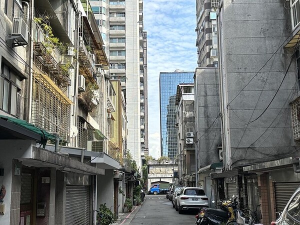 住公寓2樓鄰居好吵!她「一舉動」慘觸法 8千元飛了 首購族想買公寓隔套出租。示意圖,與內文物件無關/好房網News記者黃芸涵攝影