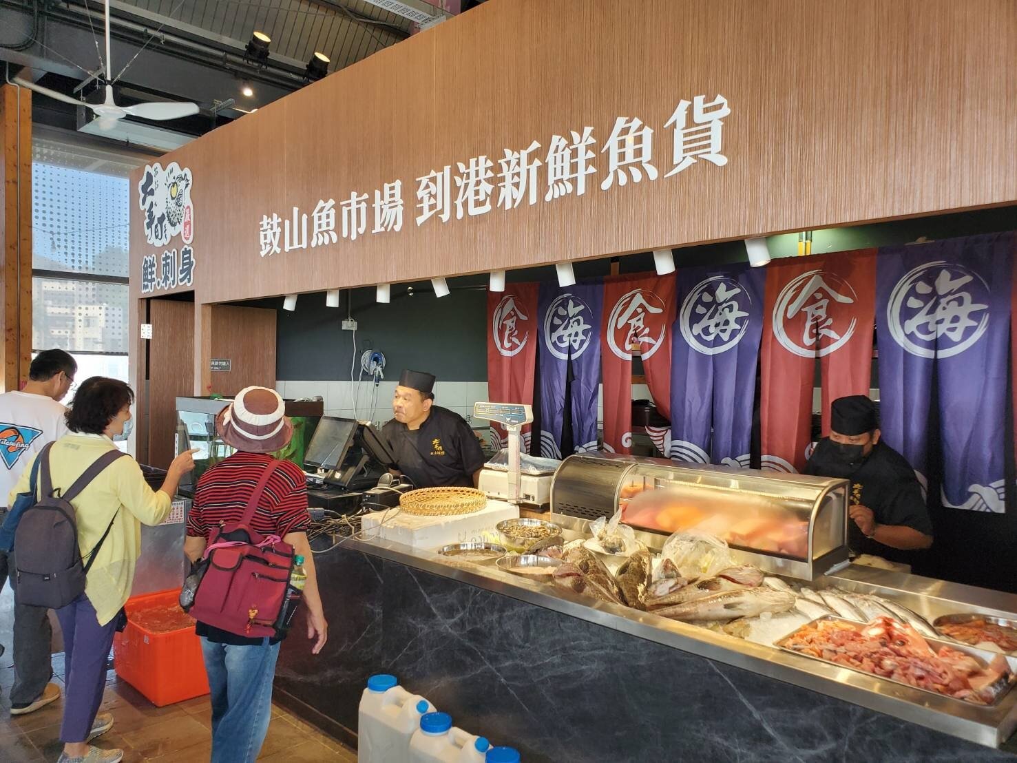 鼓山魚市場重新開幕後增加販售生鮮魚品的店家。記者王勇超/攝影