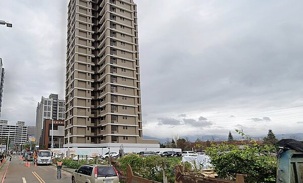 「仁義好室」基地位於新北市三重仁義自辦市地重劃區,西側臨元富一街,基地位置交通便利,8分鐘可抵重陽大橋,距國道一號約1.8公里。圖/google map