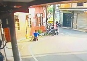 修冷氣失足自2樓墜下　男子壓死路人