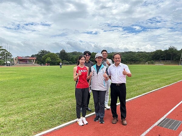 竹市成德高中操場及周邊整建完工啟用。圖/新竹市教育處提供