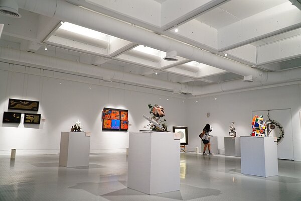 受試者對藝文場地或硬體、展覽或活動、興建總圖書館及美術館高達8成以上支持,其中贊成興建未來美術館者達83.3%。圖/新竹縣文化局提供