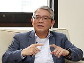 住都中心專任董座就職　花敬群：拚百萬社宅達陣