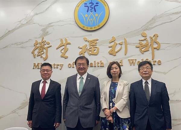 衛福部新團隊亮相。(鄭郁蓁攝)