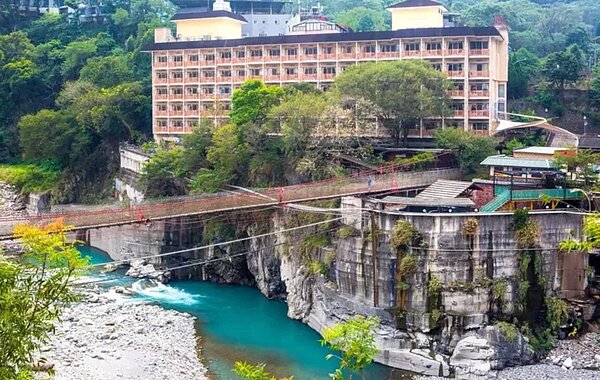 花蓮餘震谷關道路通暢卻遭殃，端午訂房至今不到一成。圖／市府觀光旅遊局提供