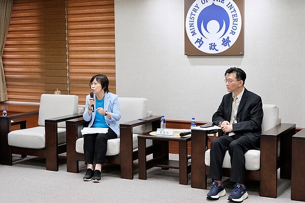 建商喊話,私法人購屋限制涉及違憲,建議全面取消;內政部也予以回應。圖(左為內政部長劉世芳,右為內政部次長董建宏)/內政部提供