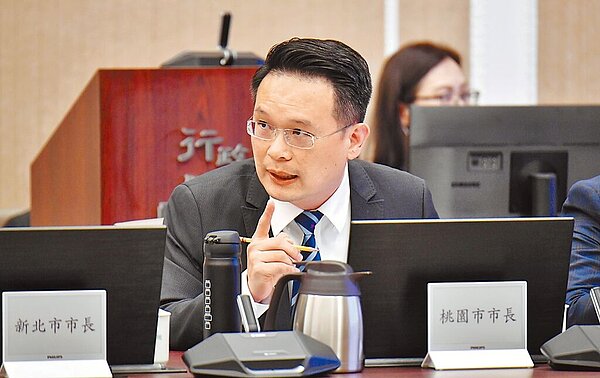桃園市副市長蘇俊賓30日參加行政院會討論觀光計畫時,點名交通部觀光署推動的17個區域觀光圈中,獨漏北桃都會區。圖/桃市府提供