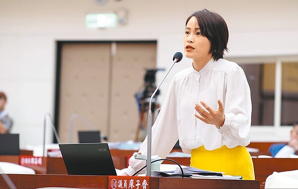 新竹市慈雲路晴空匯大火不幸造成2勇消殉職，市議員廖子齊30日於議會質詢，要求市政府追蹤災後環境安全，盡快排程檢測，並長期追蹤消防員健康。（廖子齊提供／王惠慧新竹傳真）