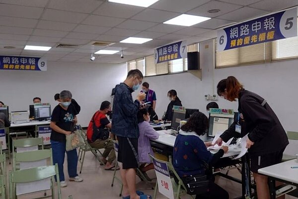 所得稅結算申報、房屋稅繳稅31日截止。 聯合報系資料庫