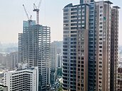 房市火熱、民眾購屋負擔增加　央行憂高負債家庭還款能力變化