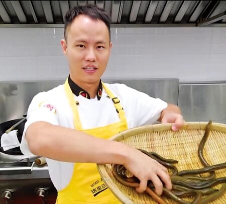 大陸網紅廚師王剛圖∕截自微博視頻號