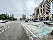 竹北家樂福對面空地閒置30年　議員盼打造複合式轉運中心