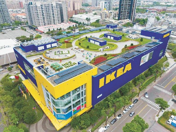 全球首座IKEA空中花園3日於台中店頂樓開幕。圖／業者提供