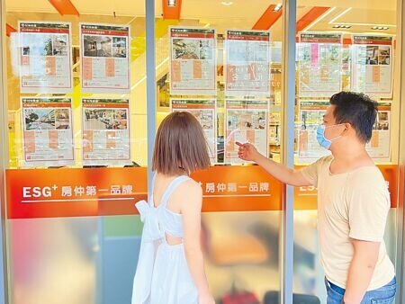 房市熱,4月底全台房仲家數已達7,619家,自2021年來全台增加逾1,500家。圖∕本報資料照片