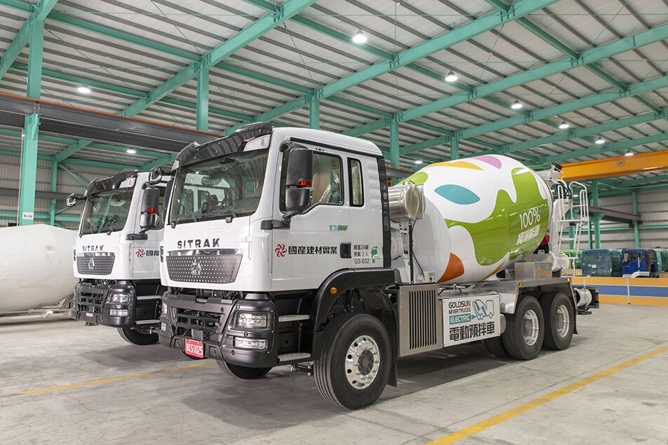 國產建材因應國際客戶需求,引進電動混凝土車,持續邁向碳中和。(國產建材官網)