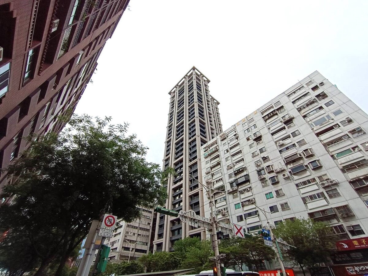 首泰信義。圖／台灣房屋信義光復旗艦店提供