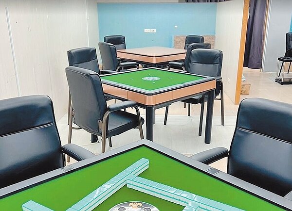 新竹市議員林彥甫擔心業者以桌遊店掩護從事麻將或賭博行為,讓「衛生麻將」變聚賭,恐成治安死角。圖/林彥甫提供