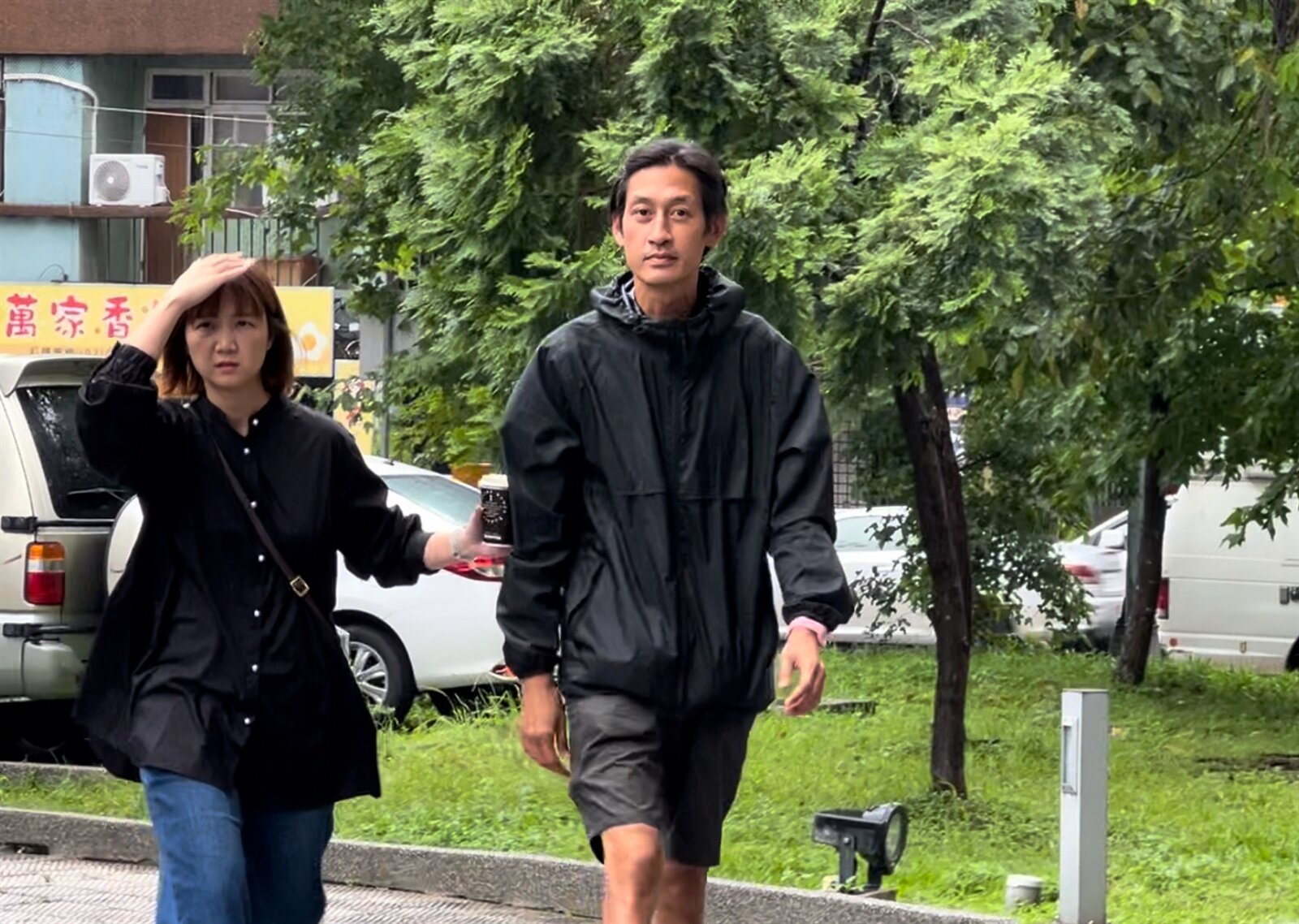 唐治平今至士檢,未領取死亡證明書。記者蕭雅娟/攝影