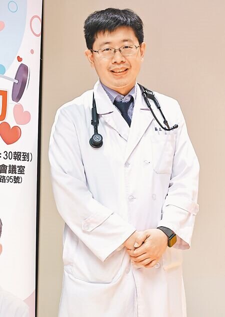 新光醫院心臟內科莊正彥醫師主講「心臟無力~認識心臟衰竭」,民眾收穫滿滿。(羅永銘攝)