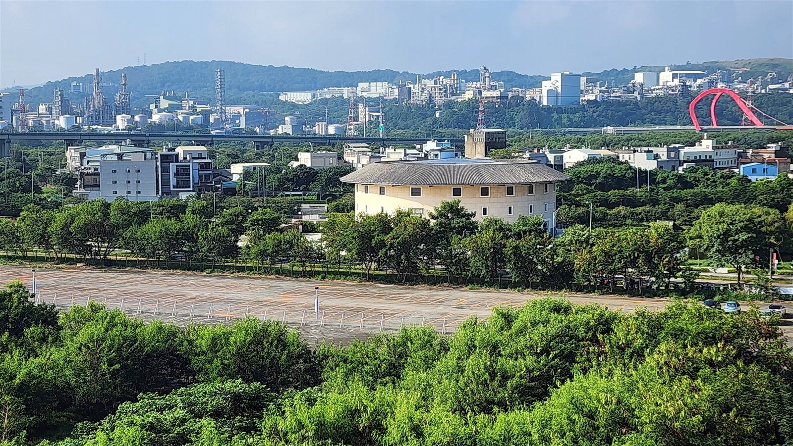 苗栗縣政府最近標售高鐵特定區5筆非公用土地，包含產業專用區及住宅區土地，其中3筆住宅用地都標出，總面積3177坪，特定區未來發展被看好，示意圖。記者胡蓬生／攝影 