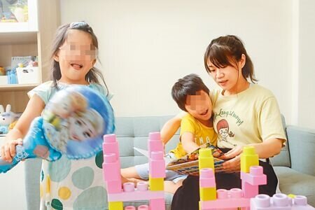 新冠疫情後,國內發展遲緩兒童人數大幅成長,導致各大醫院聯合評估中心執行評估以及語言治療嚴重塞車。(鄧博仁攝)