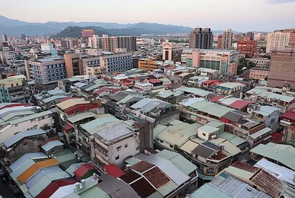 公益出租人(愛心房東)享有綜所稅、房屋稅、地價稅三稅減免。聯合報系資料照片