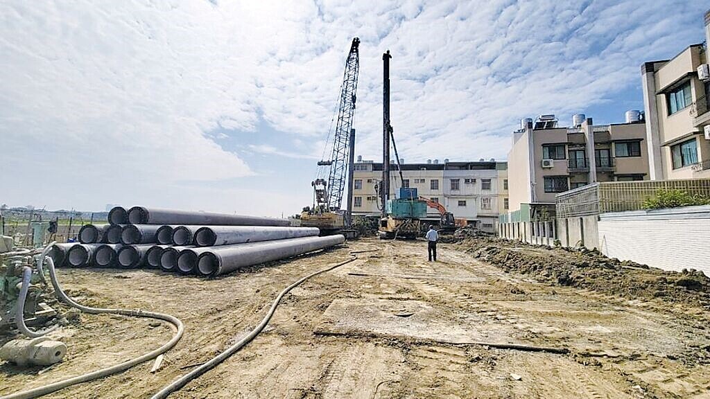南科園區特定區持續開發,加上台積電效應,促使周遭的台南市善化區房市火熱,房屋新建案隨處可見。(讀者提供/寶智華台南傳真)