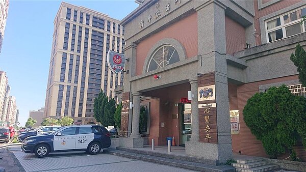 台南市1名女檢察官日前遇詐騙案件,故意匯1元報案欲凍結詐騙詐戶,一度遭警質疑,直到她堅持報案才受理。(程炳璋攝)