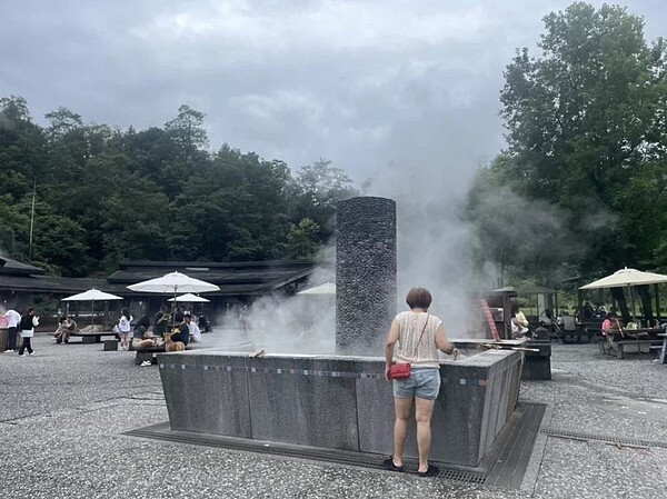 地震後宜蘭很多風景區沒有遊客，端午節連假旅宿住房率下滑五成，宜蘭縣官方及民間都無法認同中央只給500萬元補助，決定拒收補助，拒絕「被摸頭」。圖／民眾提供