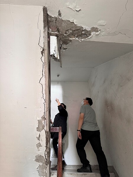 海砂屋內部照(樓梯間)/都市更新處提供